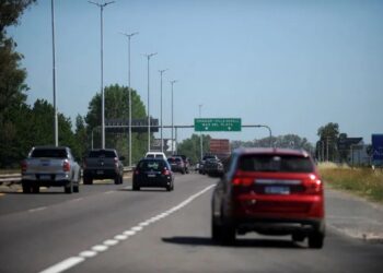 Éxodo de Diciembre: Rutas cargadas por el fin de semana largo pese a la crisis.
