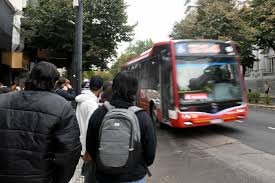 El Gobierno busca mediar en el conflicto del servicio de colectivos con una reunión el jueves