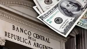 El Banco Central suma USD 145 millones y se acerca a su meta anual de compra de dólares