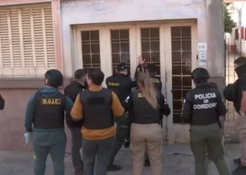 Allanamiento en el hogar del único sospechoso en el caso de la desaparición de Agostina Vega