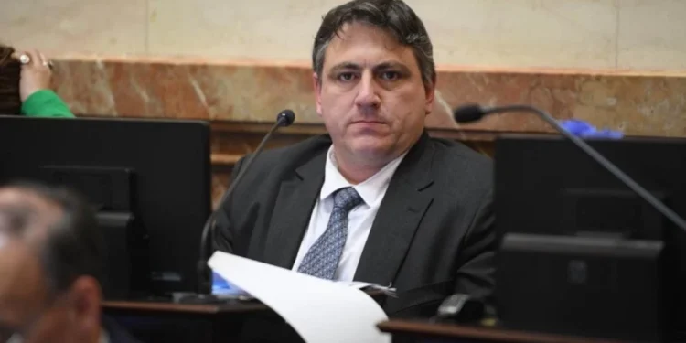 Un exlegislador demanda a Milei e Insfrán por la eliminación de retenciones en Formosa