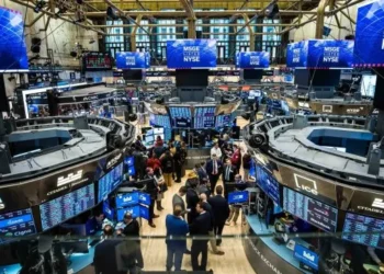 El petróleo en alza y Wall Street se desploma por la escalada en Medio Oriente