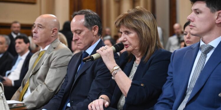 Reforma Laboral: El Gobierno Convoca a Gremios y Empresas para Renegociar Más de 100 Convenios Colectivos