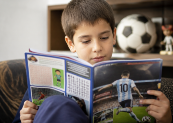 Las publicaciones infantiles se suman al ambiente del Mundial con propuestas interactivas