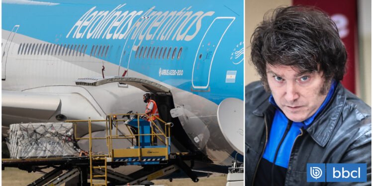 Javier Milei viaja a España mientras se pospone la interpelación a Adorni
