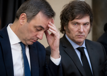 Los gobernadores aliados apuestan a que Milei se pronuncie sobre la situación de Adorni