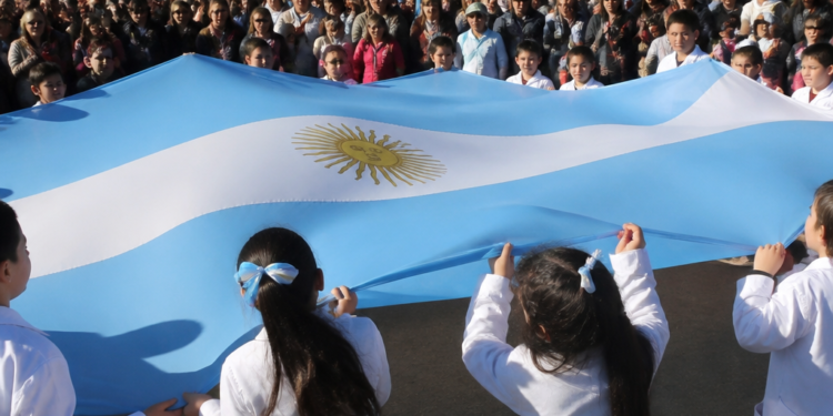 A dos horas de CABA y sin costo: llega el festival ideal para celebrar el Día de la Bandera en familia