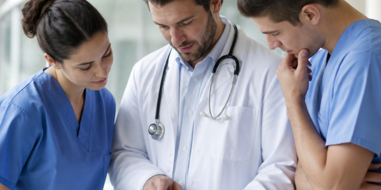 Salud facilita el acceso a la Matrícula Nacional: cambios para profesionales de la salud