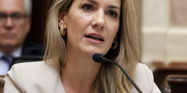 Carolina Losada confirma apoyo unánime de senadores radicales a la candidatura de Michelli como jueza