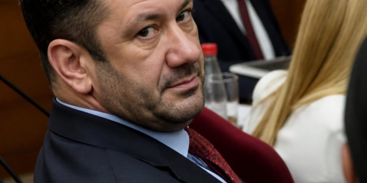 Inicia el juicio al exsenador Edgardo Kueider en Paraguay por contrabando