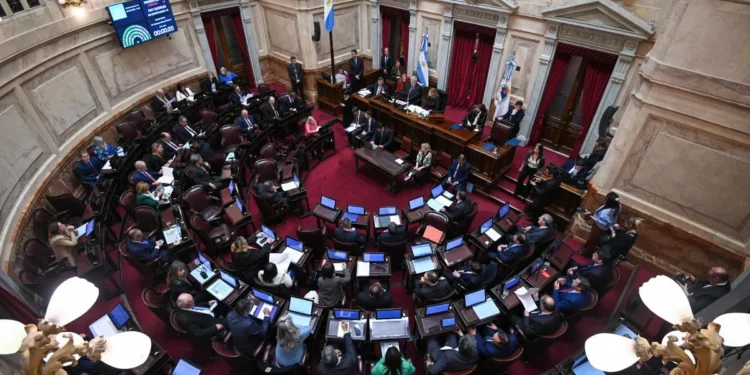 El Senado aprueba media sanción para el pago de 171 millones de dólares a dos fondos buitres