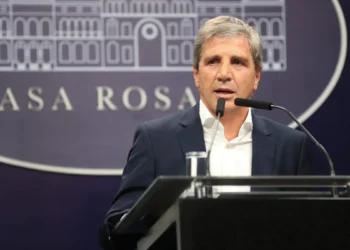 El Gobierno espera fondos internacionales y se prepara para abonar US$4300 millones a bonistas