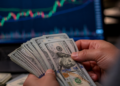 Las bandas del dólar se ajustarán un 1,9% alcanzando un nuevo techo de $1880 para fines de agosto