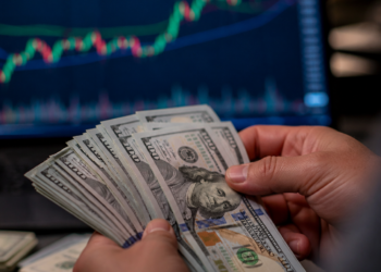 Las bandas del dólar se ajustarán un 1,9% alcanzando un nuevo techo de $1880 para fines de agosto