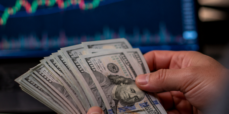 Las bandas del dólar se ajustarán un 1,9% alcanzando un nuevo techo de $1880 para fines de agosto