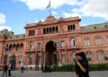 Explicaciones del Gobierno sobre la reciente alza del dólar y perspectivas de crédito