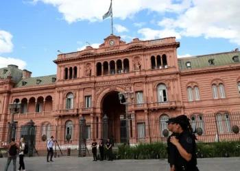 Explicaciones del Gobierno sobre la reciente alza del dólar y perspectivas de crédito
