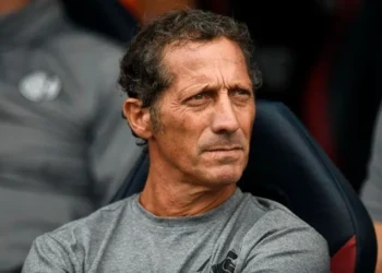 Reflexiones de Troglio sobre teorías conspirativas y el arbitraje en el fútbol