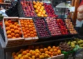 Aumento en la oferta de frutas importadas en las verdulerías: principales variedades y sus causas