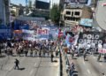 Tensión en el Puente Pueyrredón: manifestantes intentan obstaculizar el acceso y la policía implementó medidas de seguridad