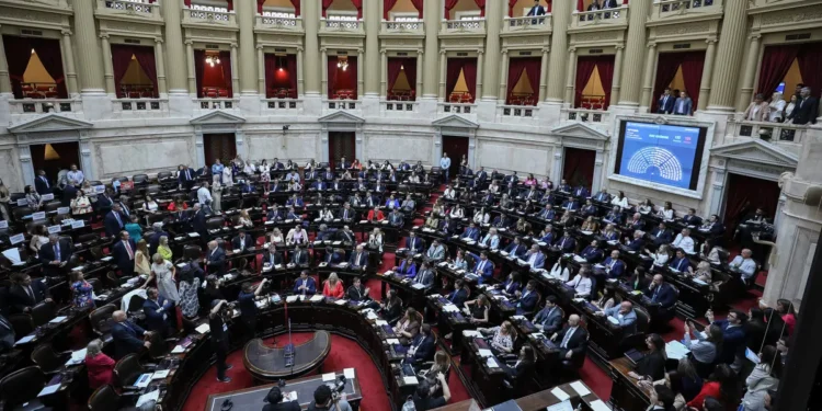Del retiro de capítulos a la presión aliada: el camino del Gobierno hacia la media sanción de la Ley de Propiedad Privada