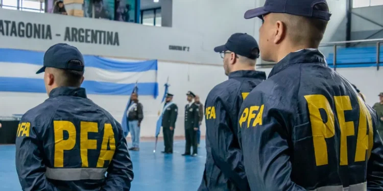Los salarios del personal de la Policía Federal Argentina en agosto de 2026 con la nueva suma extra aprobada