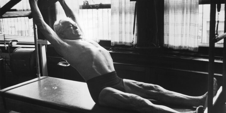 Joseph Pilates y su legado: la importancia de una visión integral del ejercicio