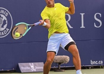 Mariano Navone logra el primer triunfo argentino en el Masters 1000 de Montreal al vencer a Berrettini en un partido interrumpido por la lluvia