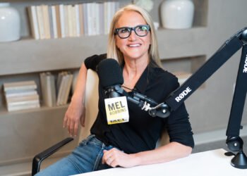Mel Robbins, especialista en desarrollo personal: “Debés aprender a amar a tus padres por quienes son, no por quienes quisieras que sean”