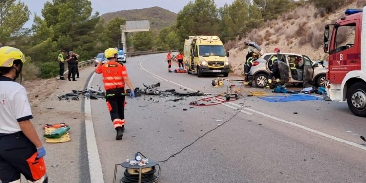 Choque frontal en Coghlan deja tres personas heridas