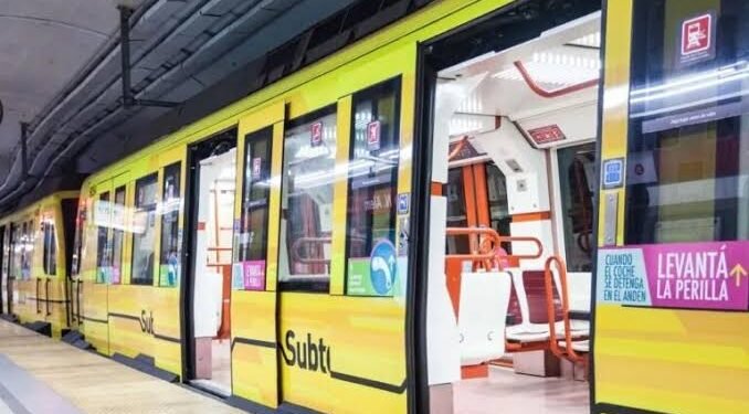 Jubilados y pensionados podrán viajar gratis en el subte con el DNI