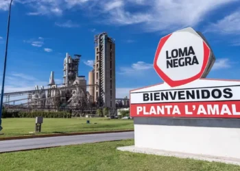 Una cementera cumplió 100 años y destacó su aporte al desarrollo de la infraestructura del país