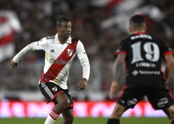 River se impone con otro golazo y mantiene su puntaje ideal bajo la dirección de Ponzio