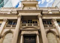 Reservas del BCRA: compró menos dólares en agosto y enfrenta un desafío clave de cara a 2027