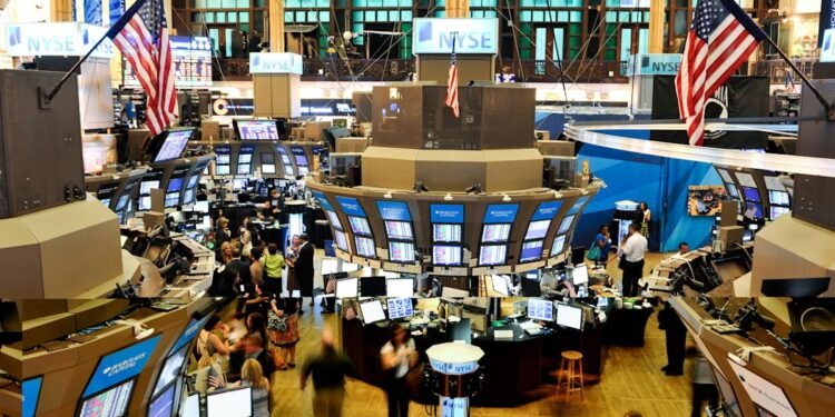 Mercados en rojo: caen los bonos y las acciones argentinas y sube el riesgo país