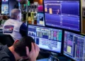Las acciones argentinas resisten la caída de Wall Street y el Merval avanza en dólares