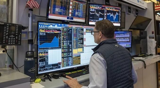 Los bonos argentinos caen hasta 2,2% y el riesgo país supera los 600 puntos