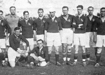 La historia detrás de la camiseta de la Selección con la bandera argentina que nunca se utilizó en el Mundial 90