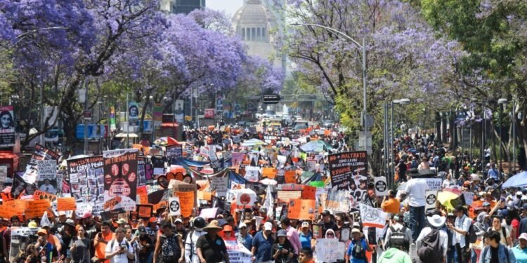Movilización universitaria en el centro de Buenos Aires: cortes y desvíos de tránsito