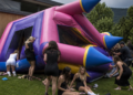 Accidente en una despedida de soltera: un castillo inflable volcó y varias personas resultaron heridas